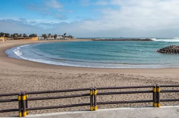 Poseen aguas templadas: Las tres playas aptas para el baño en la Región de Arica y Parinacota