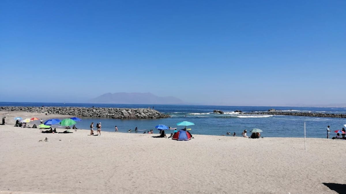 Nueve playas aptas para el baño en la Región de Antofagasta: Destacan por su agua cálida y arena blanca