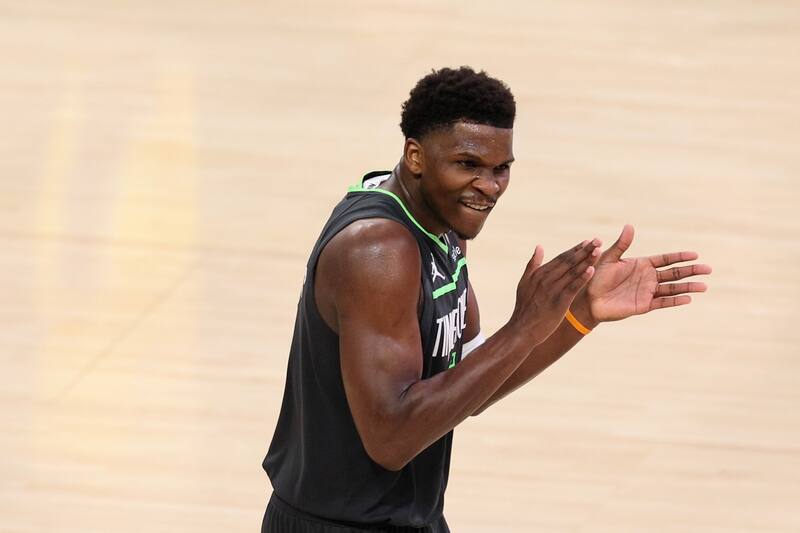 Anthony Edwards y Minnesota esperan al ganador de Thunder vs Nuggets. EFE