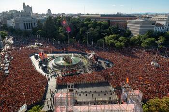 VIDEO | El tremendo ambiente que recibió a España campeón de la Eurocopa