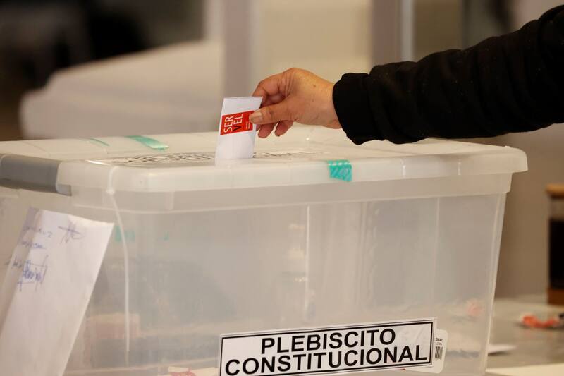 Un 55% de los chilenos rechazó la propuesta constitucional en el Plebiscito 2023