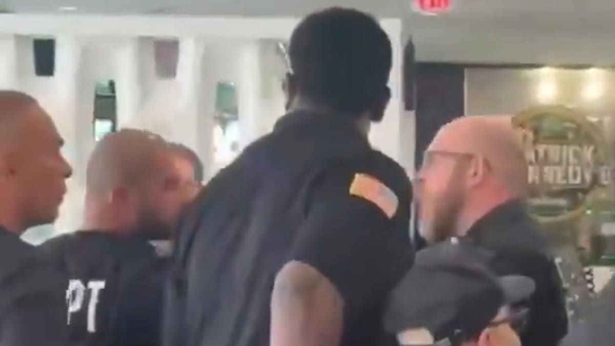 VIDEO | El violento encontrón que protagonizó la delegación de Egipto con la policía de Estados Unidos