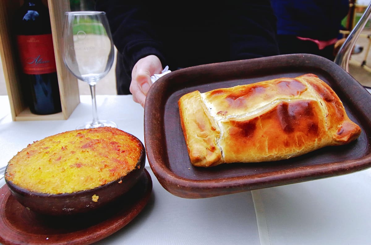 Escapada cerca de Santiago: el rincón con empanadas de kilo y artesanía ancestral ideal para este otoño