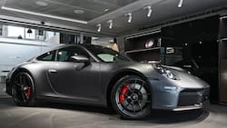 Llega a Chile el primer Porsche 911 con tecnología híbrida