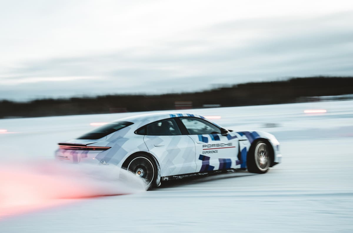 Un frío y eléctrico récord para el Porsche Taycan