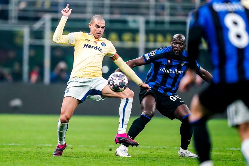 Pepe es el gran emblema del Porto que buscará la remontada ante Inter de Milán.
