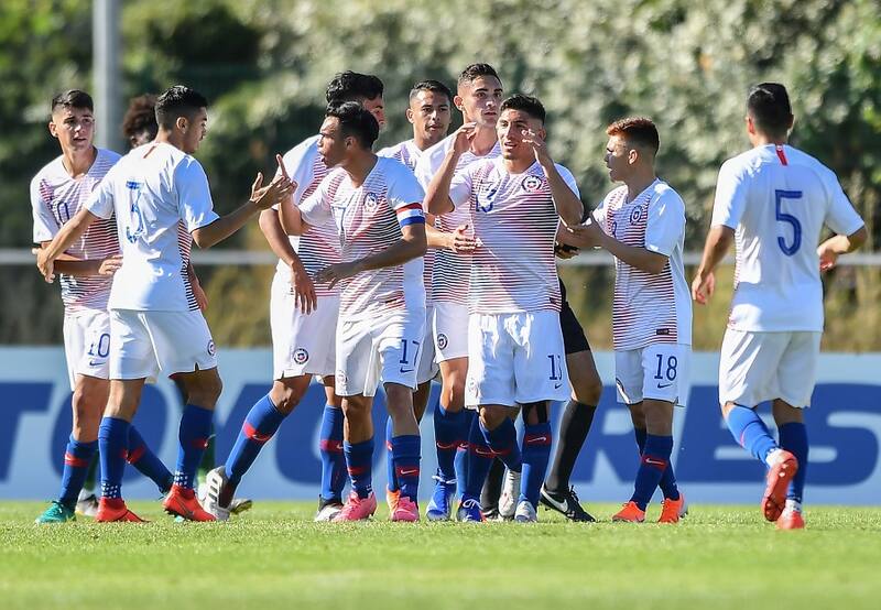 XLVII Torneo Esperanzas de Toulon 2019
Grupo A
El jugador de Chile, Mathias Pinto, celebra su gol contra Portugal, durante el partido por el Grupo A ,del XLVII Torneo Esperanzas de Toulon 2019, (Turnoi Maurice Ravello), disputado en el Estadio Stade de Lattre de Tassigny, Aubagne, Francia.
01/06/19
Isaac Ortiz/Mexsport /Photosport
XLVII Torneo Esperanzas de Toulon 2019
Grupo A
Chile's player Mathias Pinto, celebrates his goal against Portugal, during the match for Group A, XLVII Torneo Esperanzas de Toulon 2019, (Turnoi Maurice Ravello), played in the stadium, Stade de Lattre de Tassigny, Aubagne, Francia.
01/06/19
Isaac Ortiz/Mexsport /Photosport