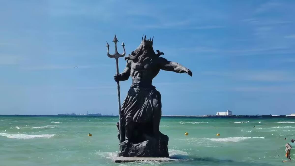 ¡Algunos quieren destruirla! ¿Por qué en México aseguran que esta estatua de Poseidón es culpable de los desastres naturales?