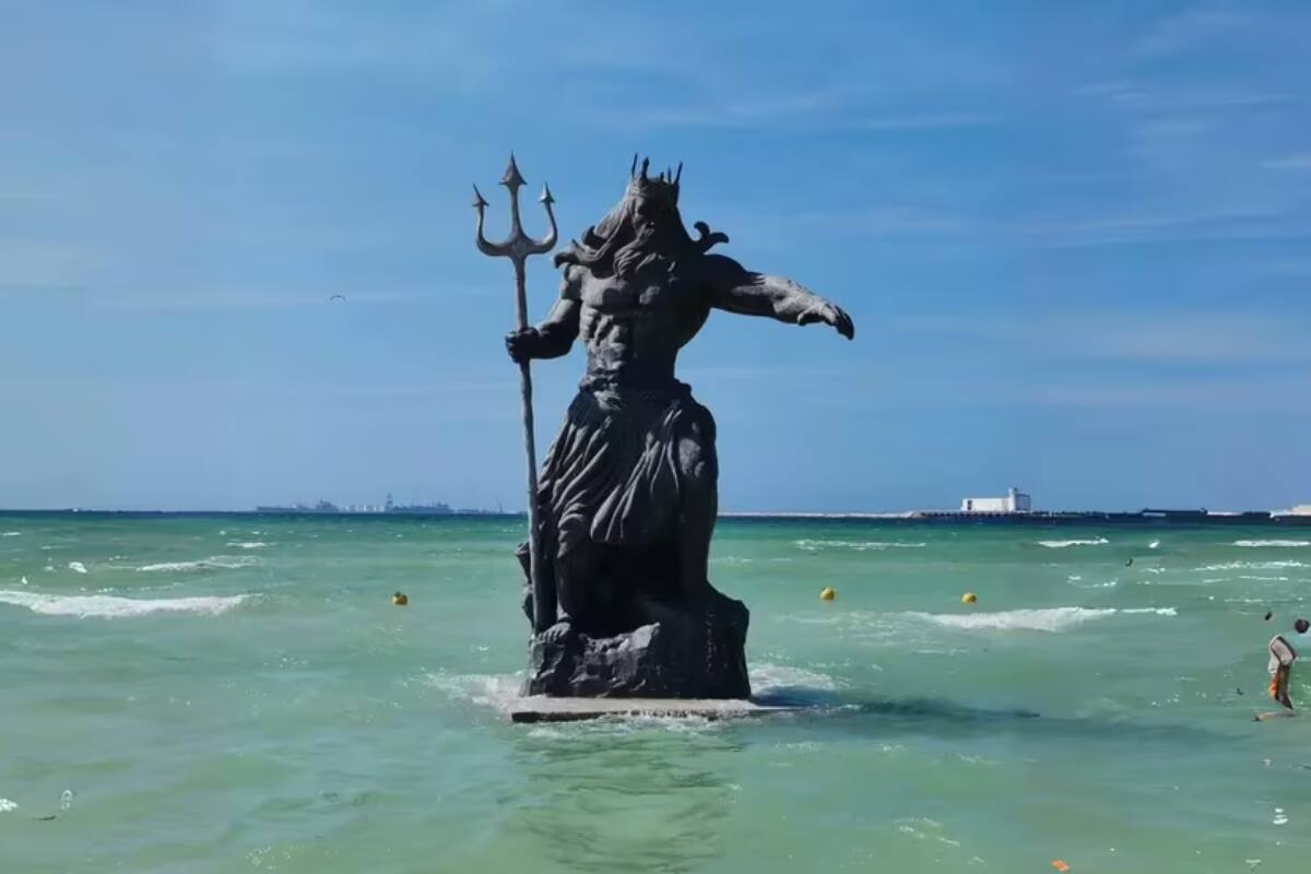 Estatua del dios griego en Yucatán.