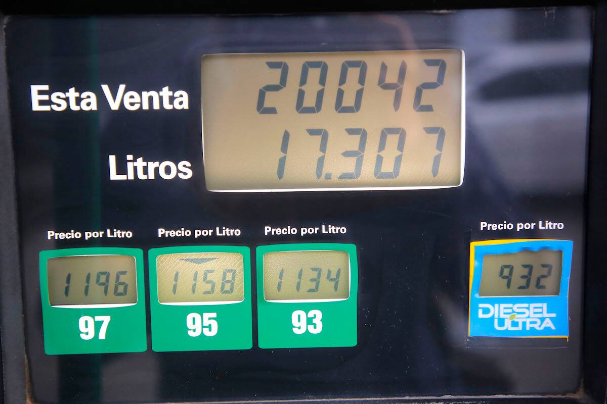 Revisa la variación del precio de los combustibles en Chile.