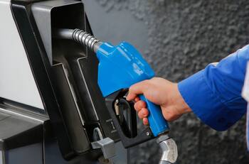 ENAP confirmó alza de las bencinas desde este jueves: ¿Cuánto subirán?