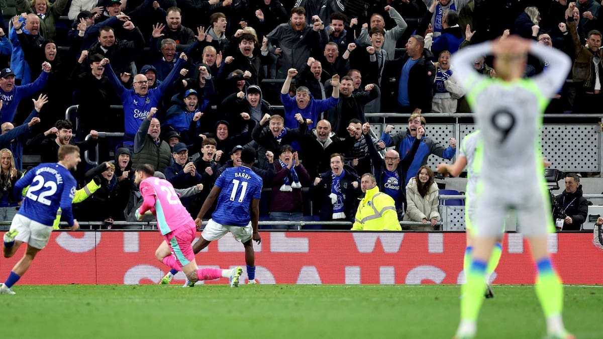 Celebra Arsenal: Everton da el batacazo en la Premier League y complica a Manchester City
