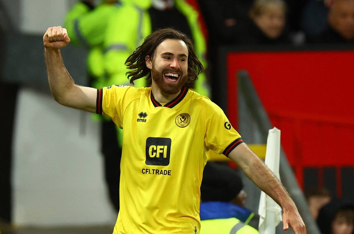 VIDEO | Ben Brereton se luce con preciso gol al Manchester United: silenció a Old Trafford