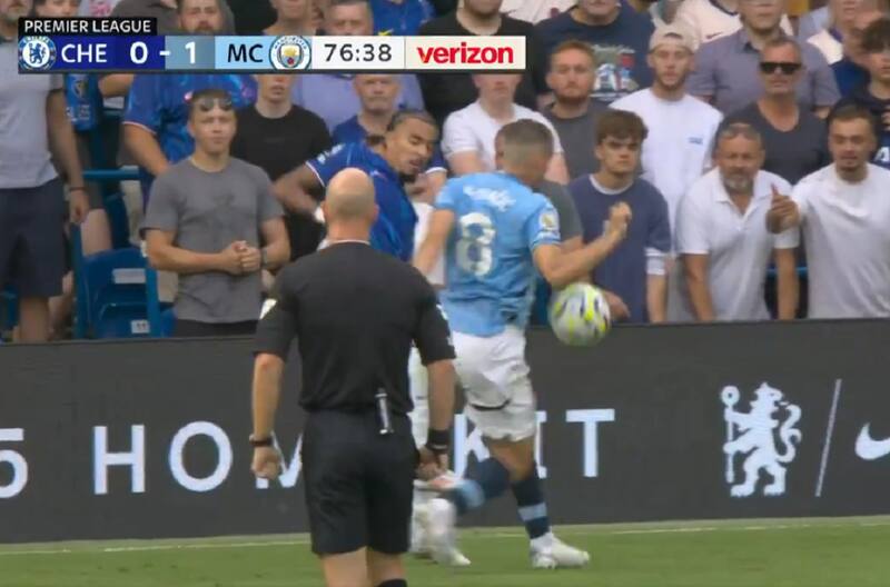 Polémica mano no cobrada contra Manchester City vs Chelsea