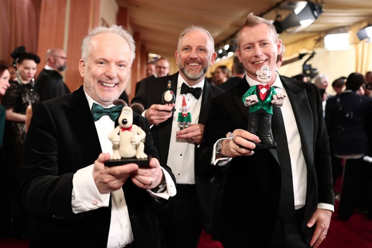 Los creadores de Wallace y Groomit, película animada que se encuentra nominada en la premiación. Créditos: Emma McIntyre - @theacademy en Instagram.
