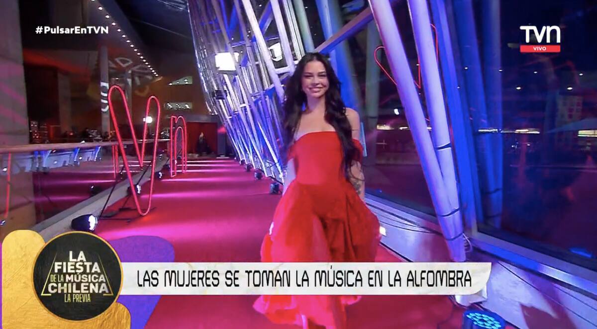 Soulfia en la alfombra roja. Créditos: TVN.