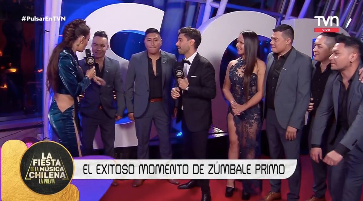Zúmbale Primo en la alfombra roja. Créditos: TVN.