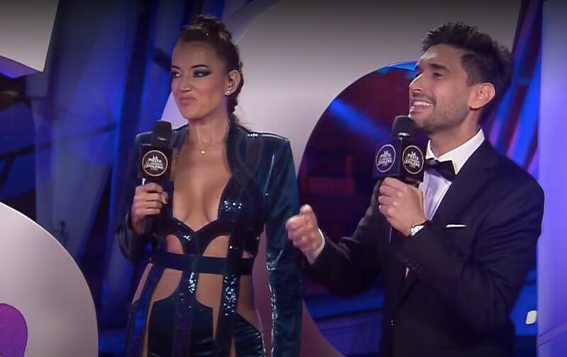 Yamila Reyna e Ignacio Franzani en la alfombra roja. Créditos: TVN.