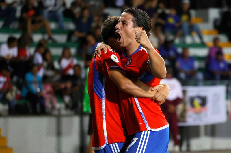 Un golazo de Clemente Montes le permitió a La Roja sumar su primera victoria en tierras llaneras y reavivar el sueño olímpico. Foto: Agencia Aton.