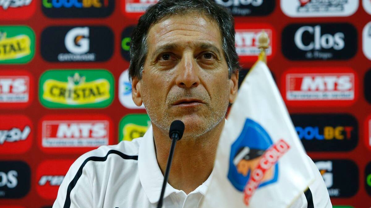 Mario Salas fue tajante con la opción de sumar un nuevo refuerzo