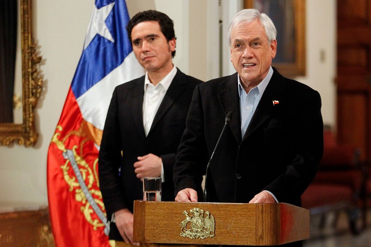 Santiago, 12 de abril 2020
El Presidente de la Republica, Sebastian Pinera, junto al Ministro de Hacienda, Ignacio Briones, realizan un punto de prensa en el Palacio de La Moneda.
Dragomir Yankovic/Aton Chile