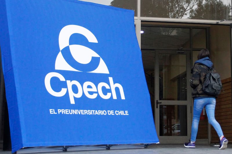 Conoce opciones de programas de los preuniversitarios de Chile. Créditos: ATON.