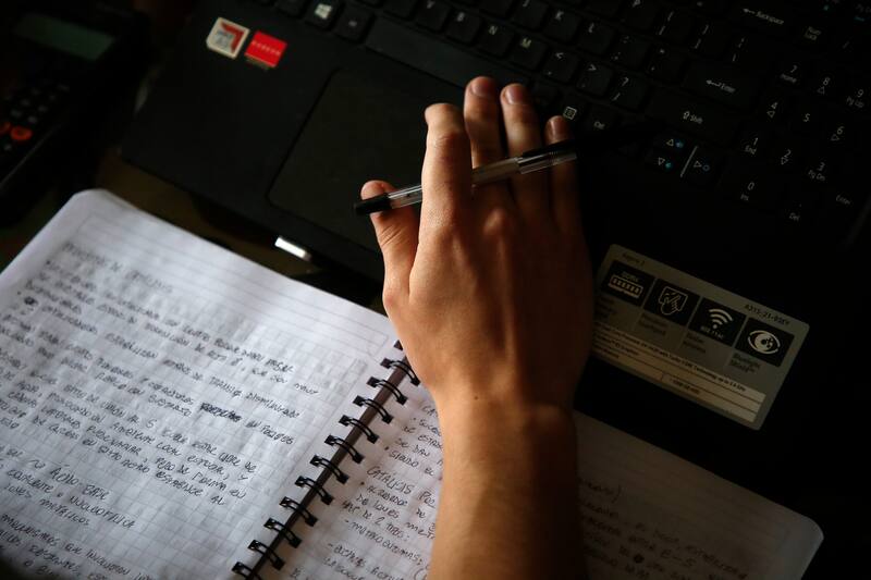 Revisa cómo acceder a este beneficio para estudiantes de cuarto medio.