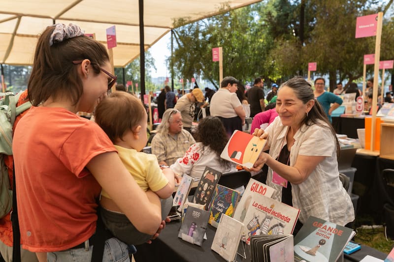 El evento contará con la presencia de más de 200 editoriales, las que ofrecerán sus productos a precios imperdibles para los asistentes. Créditos: Primavera del Libro.