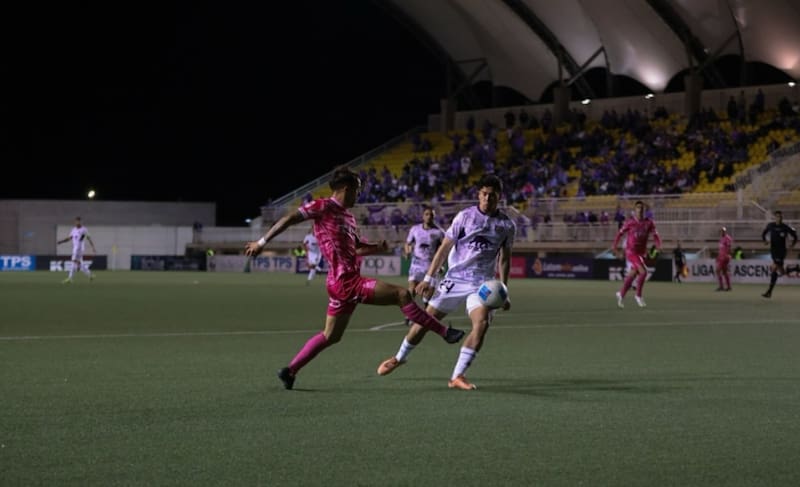 Santiago Wanderers y Deportes Concepción firmaron un empate lleno de goles