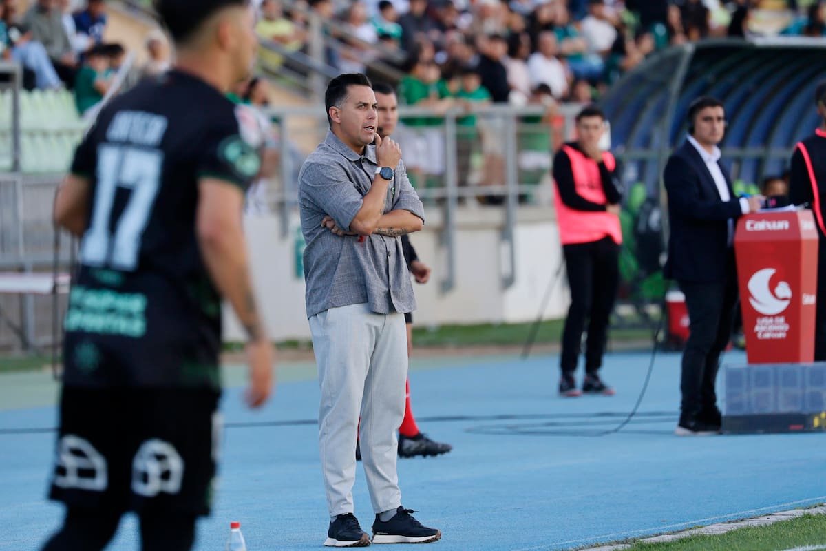 Arturo Sanhueza, entrenador de Deportes Temuco. Foto: Aton.