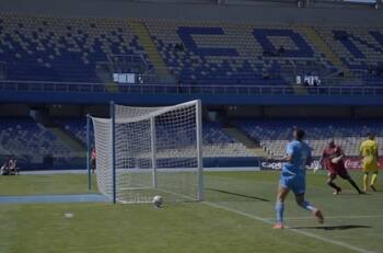 VIDEO | Todavía más ridículo: revelan nuevo ángulo del insólito autogolazo que se vio en Primera B