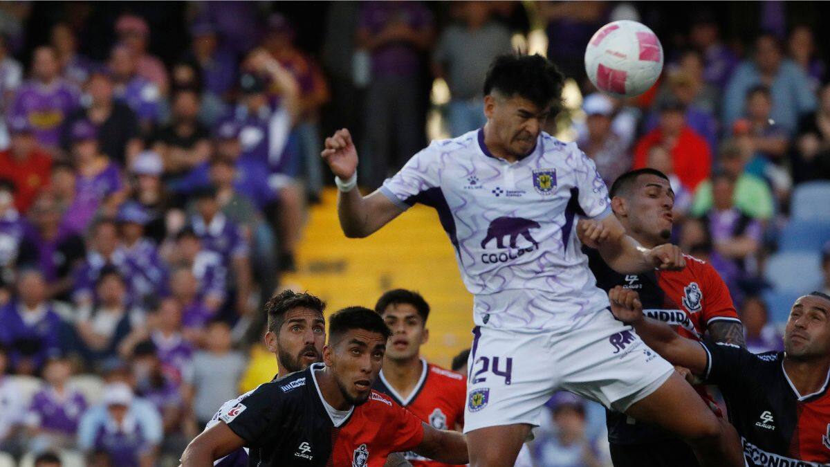 Antofagasta, el único equipo que se queda abajo de la fiesta del público en Primera B