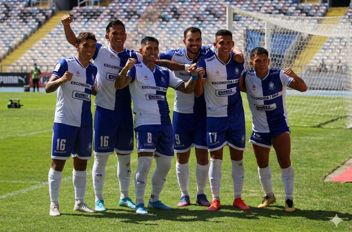 Aplastante triunfo Puma: Deportes Antofagasta goleó a Iquique y dejó en la cuerda floja a Rodrigo Guerrero