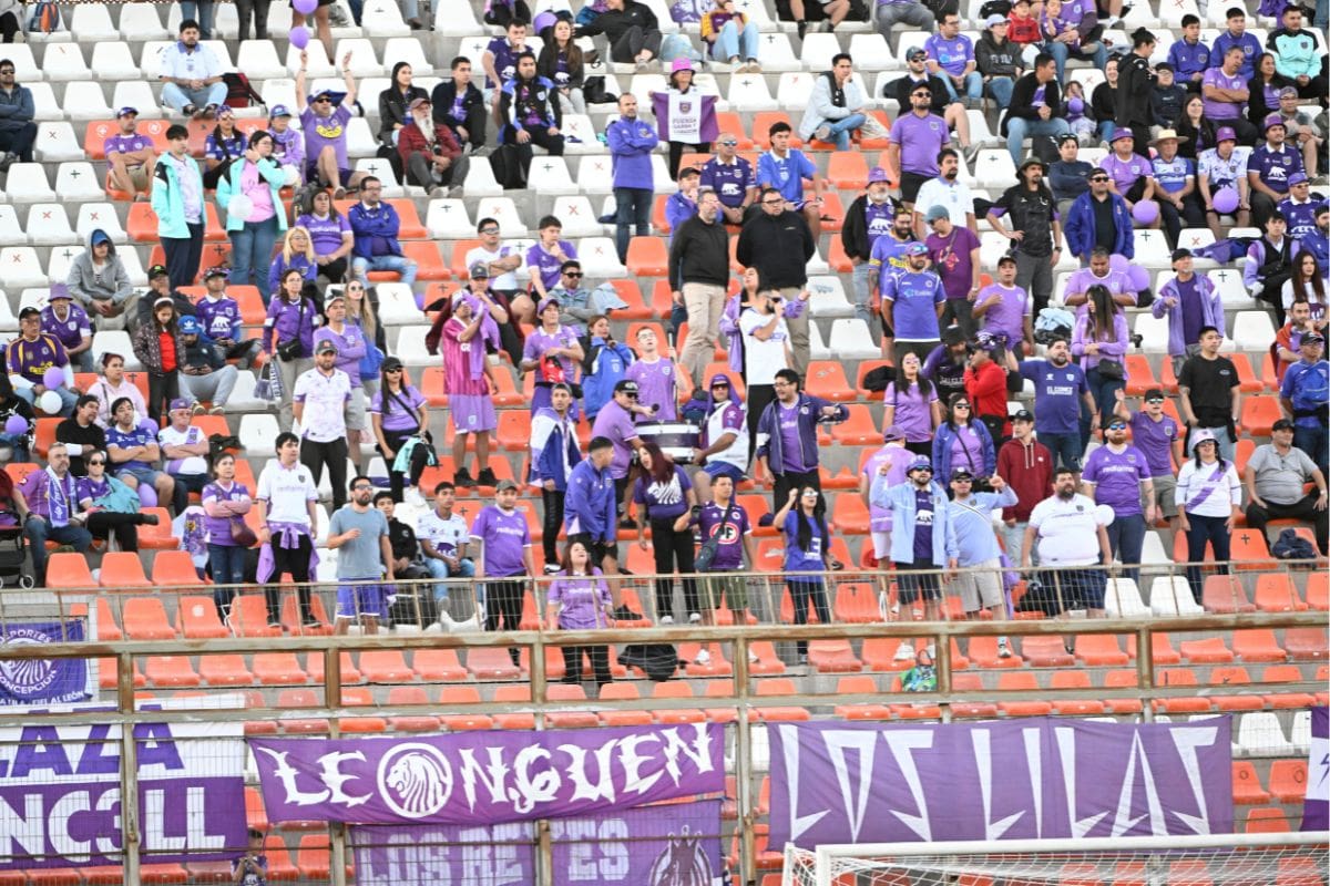 Los hinchas de Deportes Concepción han acompañado al equipo en la temporada 2025. Foto: Agencia Aton.