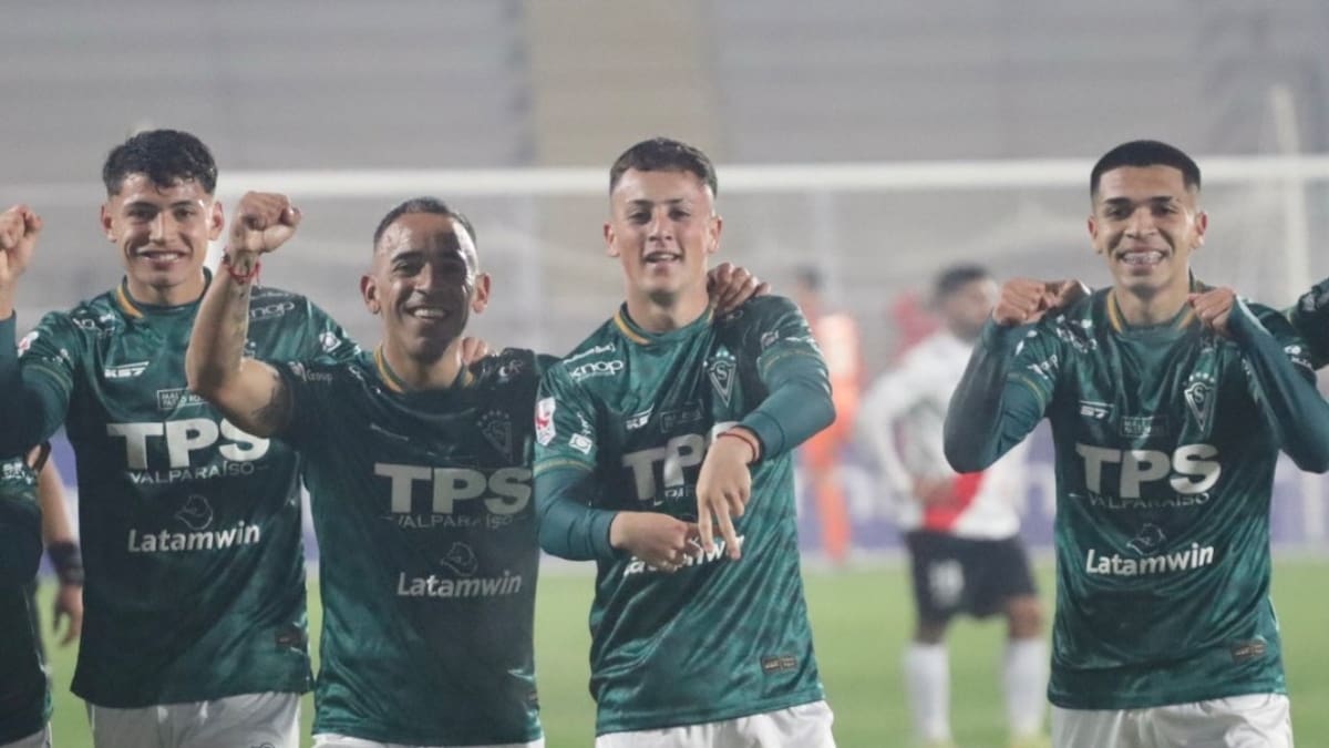Santiago Wanderers goleó a Curicó Unido y se mete de lleno en la pelea de la Primera B