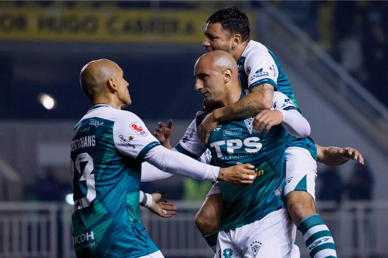 Santiago Wanderers es líder de la Liga de Ascenso, junto a Deportes Copiapó y San Marcos. Foto: Agencia Aton.