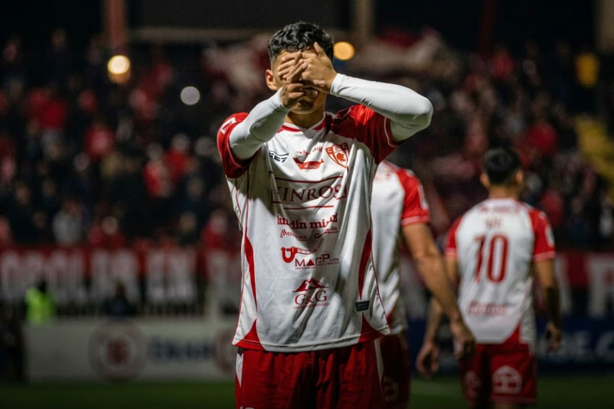 Deportes Copiapó derrotó a Unión Española. Foto: Instagram Deportes Copiapó retocada con Gemini.