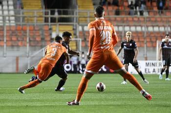 Equipo que pelea el ascenso en Primera B tendrá a recordado goleador como “técnico de emergencia”