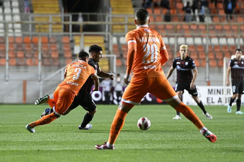 Cobreloa y deportes Iquique se enfrentaron en mayo pasado, por la fecha 10 del torneo de Primera B.