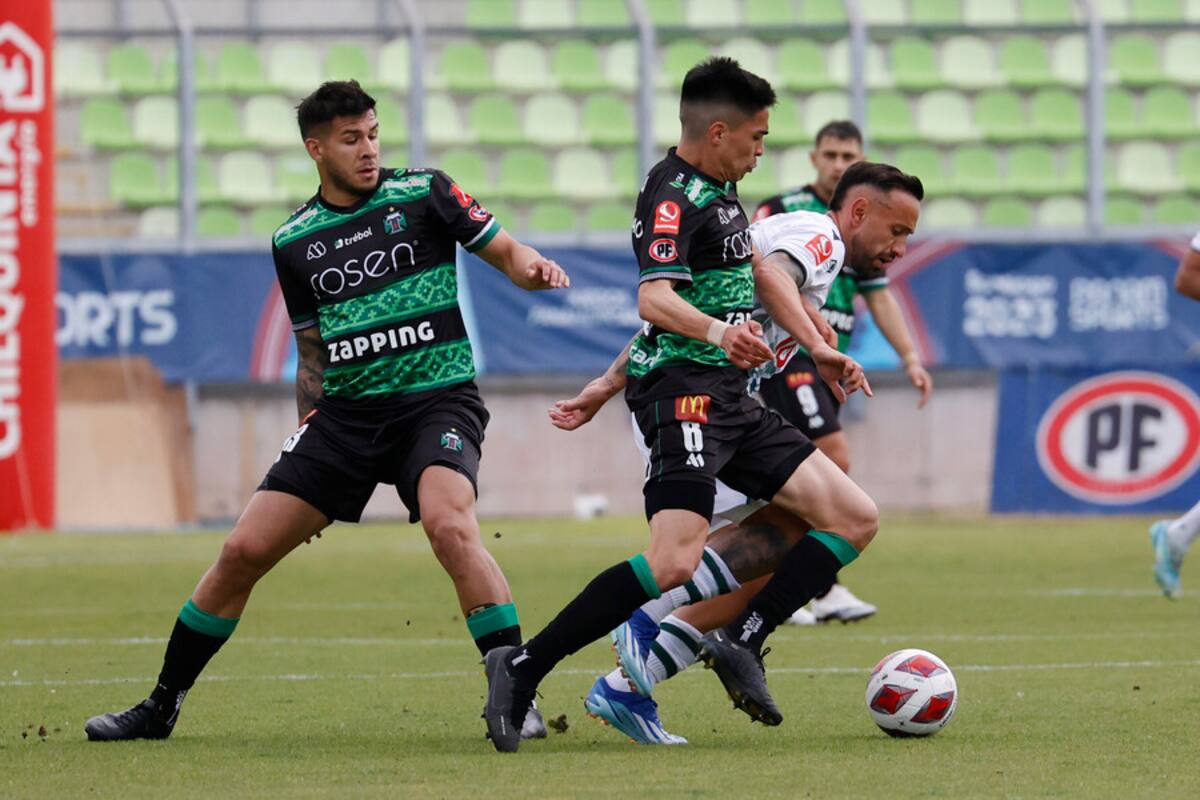 Deportes Temuco no pudo ante Wanderers y se quedó con las ganas de ascender a Primera División. Foto: Aton.