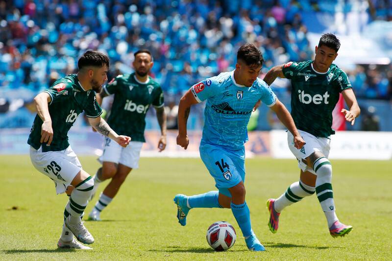 Deportes Iquique y Santiago Wanderers en la última fecha de la Primera B. Foto: Aton.