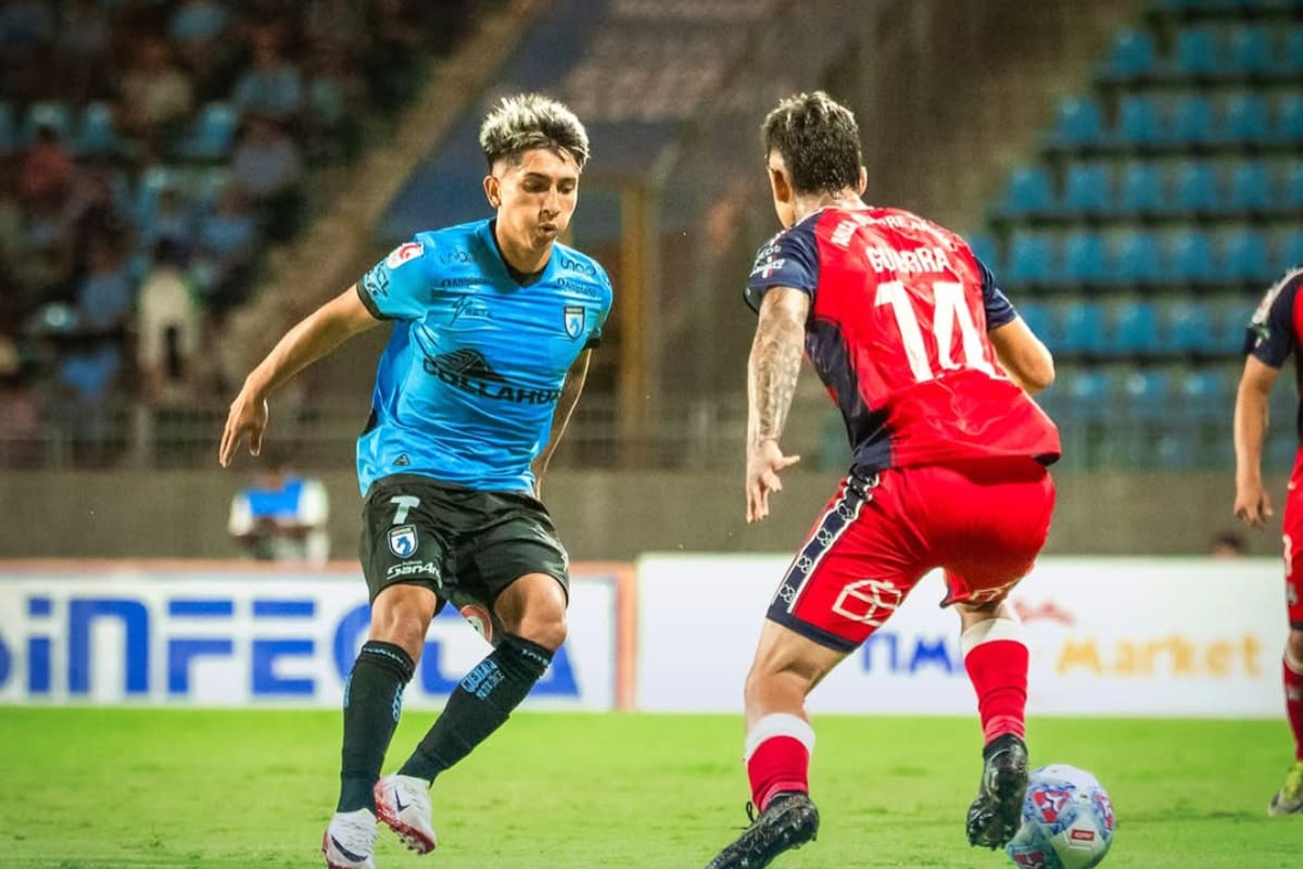 Iquique ante San Marcos de Arica. Foto: Aton.
