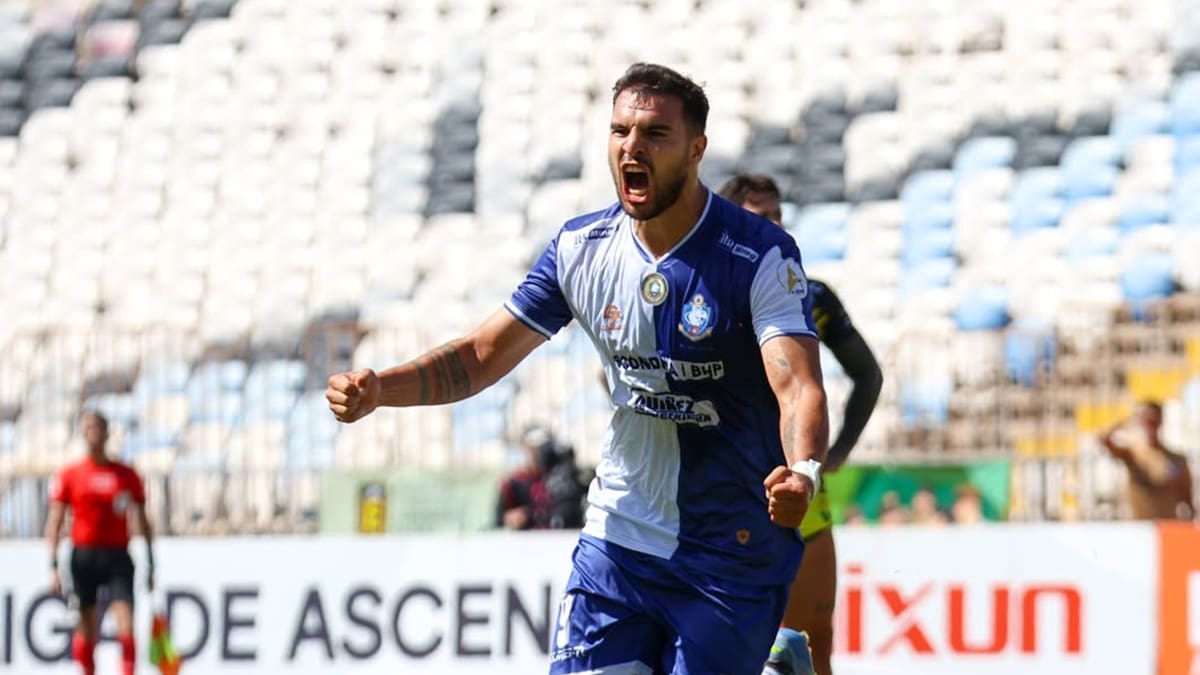 Deportes Antofagasta venció a San Luis y se acerca a la cima en Primera B