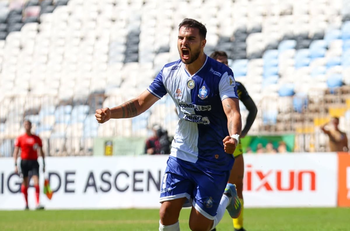 Deportes Antofagasta venció a San Luis y se acerca a la cima en Primera B