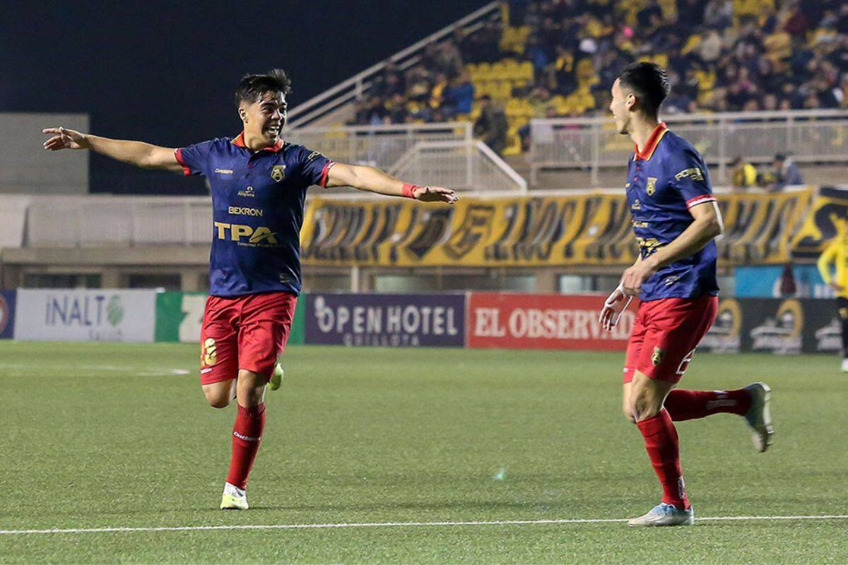 San Marcos de Arica festeja el triunfo sobre San Luis en el Estadio Lucio Fariña. Foto: Campeonato Chileno.
