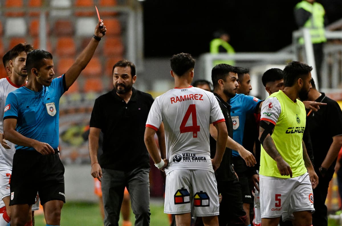 Polémica en Primera B: El grosero error arbitral que desató la furia de Unión San Felipe ante Cobreloa