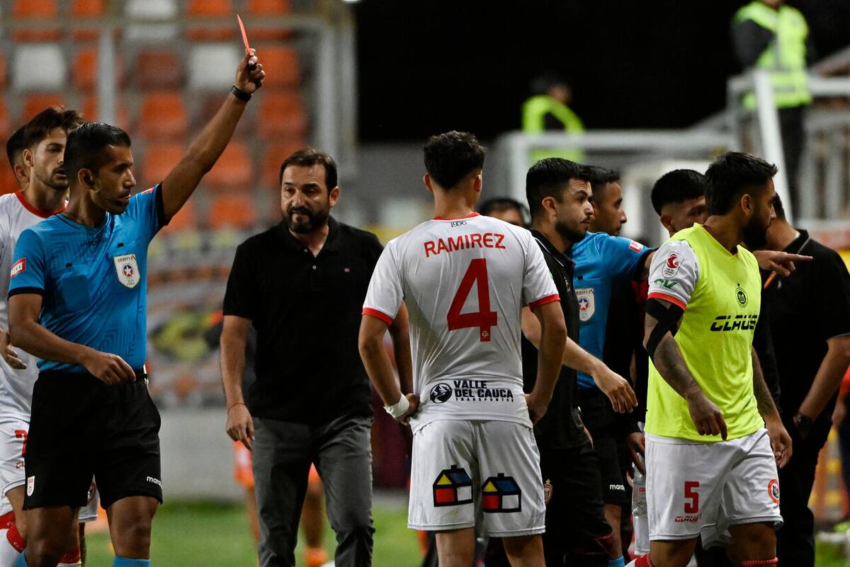El grosero error arbitral que desató la furia de Unión San Felipe ante Cobreloa. Foto: Aton.