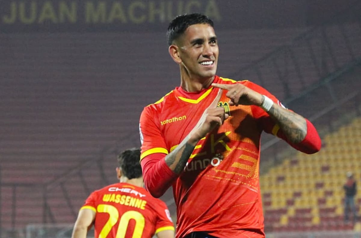 Unión Española se hace fuerte de local y le da vuelta un entretenido partido a Deportes Iquique