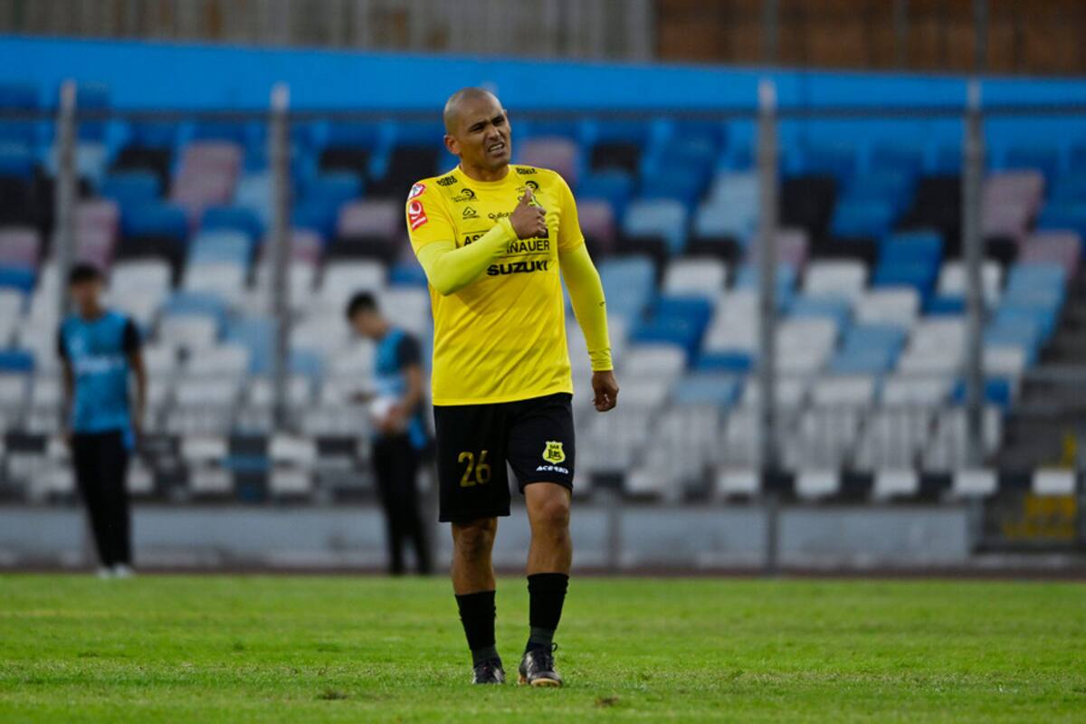 Humberto Suazo celebra su gol contra Antofagasta por la Primera B.
14/11/2023. Foto: Aton.