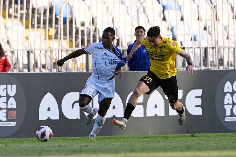 Luis Guerra tiene contrato vigente con Antofagasta pero su futuro estaría lejos del club. Foto: Aton.